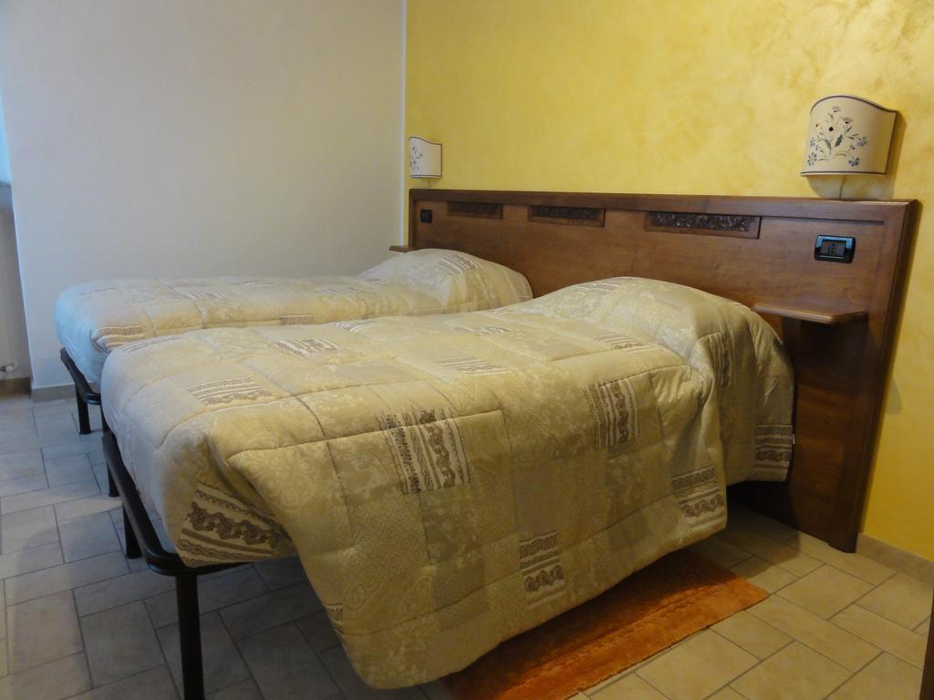 Ristorante Buasca Hotell Cuorgnè Eksteriør bilde