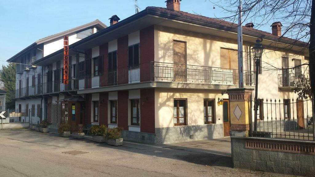 Ristorante Buasca Hotell Cuorgnè Eksteriør bilde