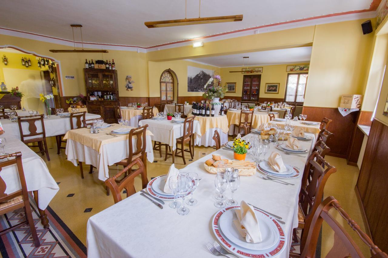 Ristorante Buasca Hotell Cuorgnè Eksteriør bilde