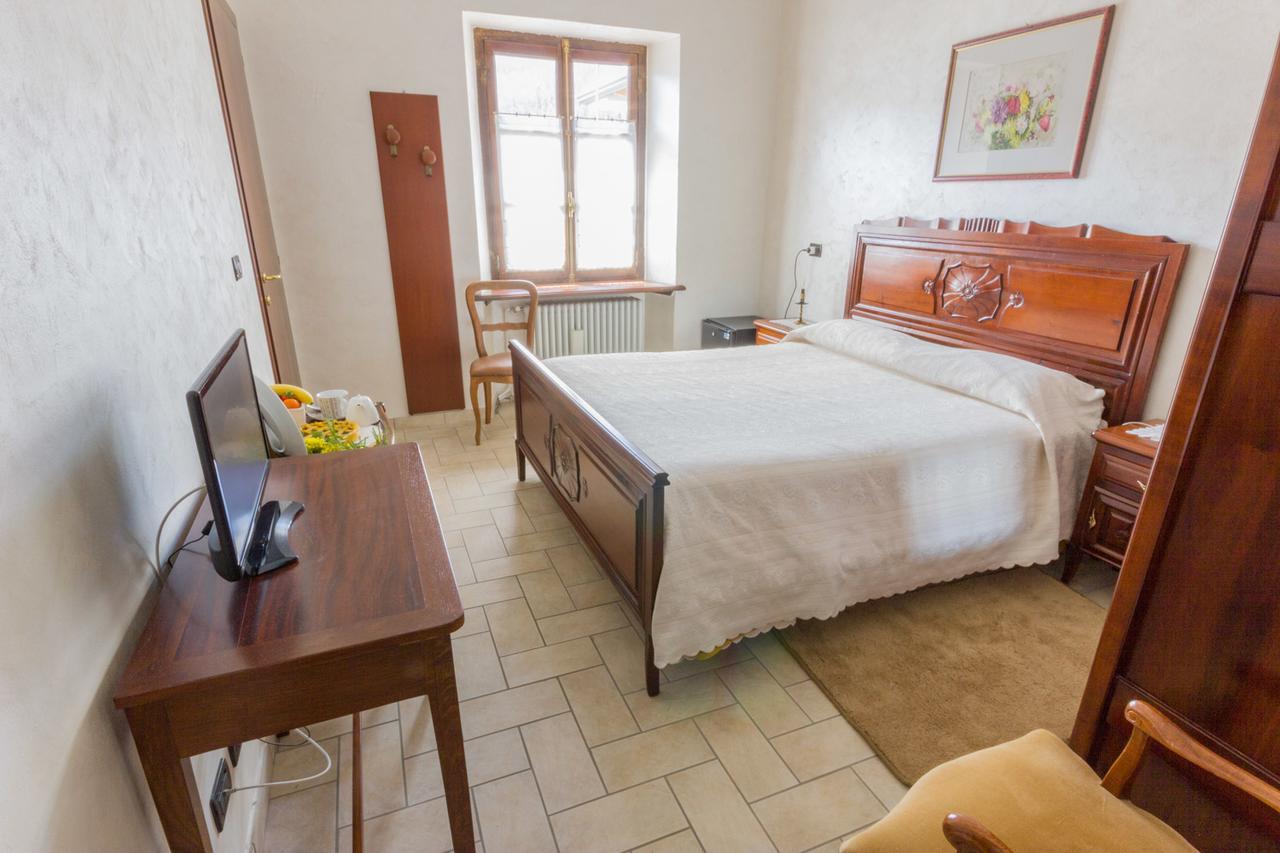 Ristorante Buasca Hotell Cuorgnè Eksteriør bilde