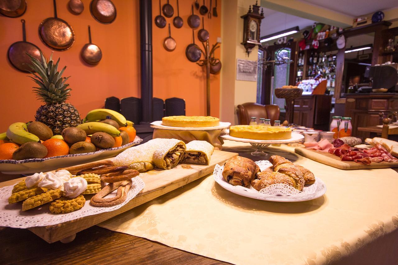 Ristorante Buasca Hotell Cuorgnè Eksteriør bilde