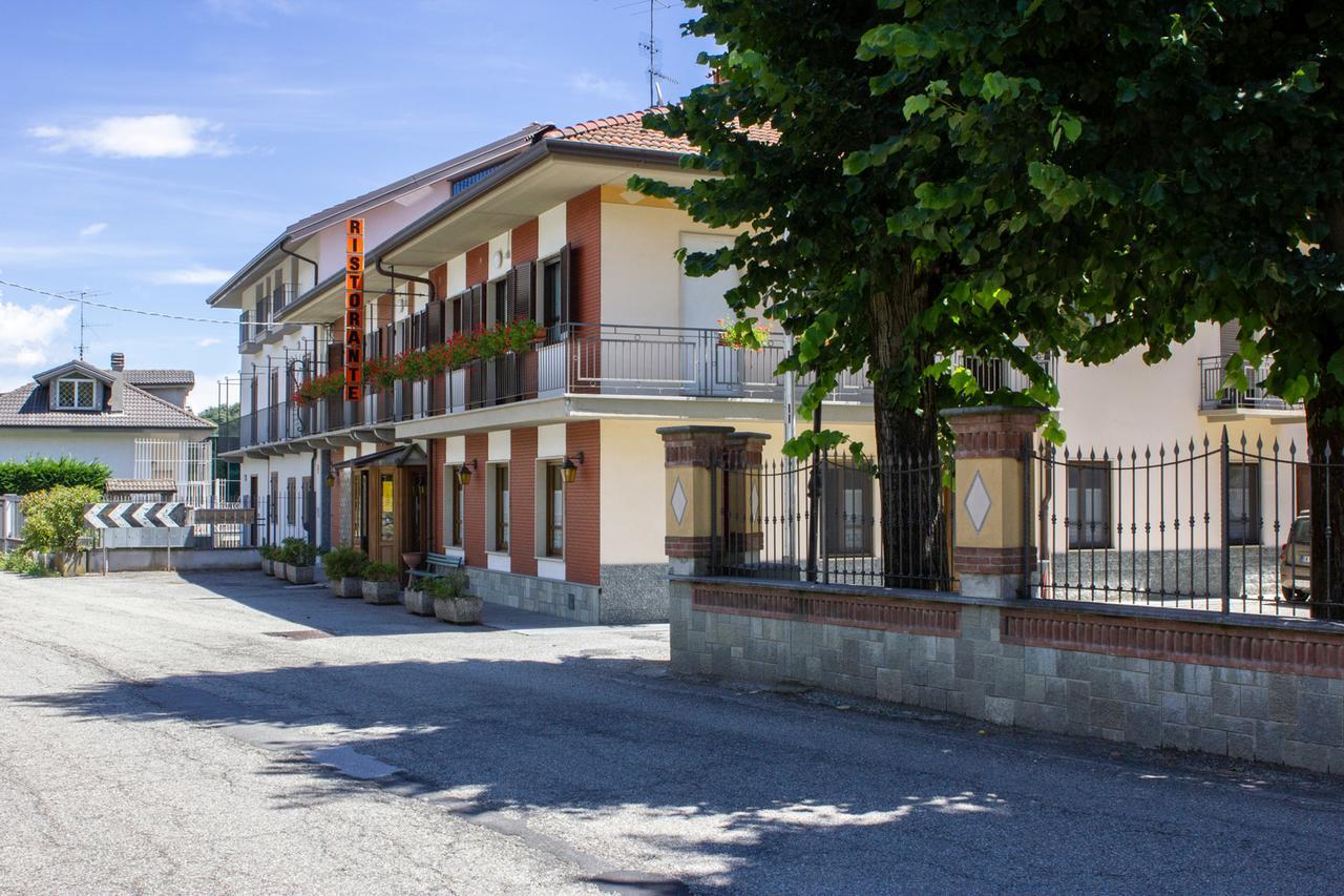 Ristorante Buasca Hotell Cuorgnè Eksteriør bilde